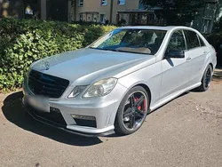 Silber Gebraucht 2009 Mercedes E500 Limousine | 12.700 € (Fairer Preis)
