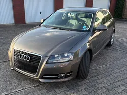 Braun Gebraucht 2011 Audi A3 Attraction Limousine | 4.500 € (Guter Preis)