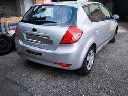 Silber Gebraucht 2010 Kia Ceed Limousine | 4.800 € (Fairer Preis)