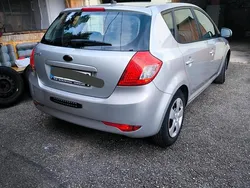 Silber Gebraucht 2010 Kia Ceed Limousine | 5.200 € (Etwas zu teuer)