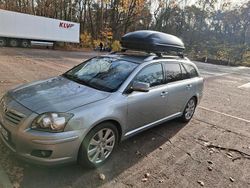 Silber Gebraucht 2008 Toyota Avensis Kombi | 1.450 €