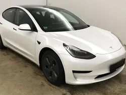 Weiß Gebraucht 2021 Tesla Model 3 Standard Range Plus Limousine | 21.208 € (Superpreis)