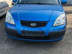 Blau Gebraucht 2009 Kia Rio EX Limousine | 2.699 € (Etwas zu teuer)