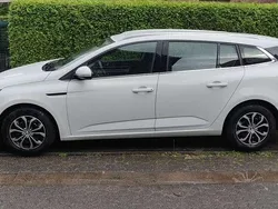 Weiß Gebraucht 2018 Renault Mégane GrandTour Kombi | 7.000 €