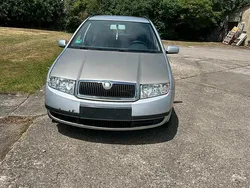Silber Gebraucht 2003 Skoda Fabia Limousine | 450 €