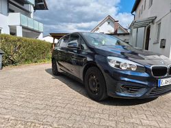 Blau Gebraucht 2015 BMW 218 Kombi | 9.890 € (Superpreis)