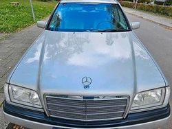 Silber Gebraucht 1997 Mercedes C200 Limousine | 6.850 €