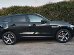 Schwarz Gebraucht 2017 Jaguar F-Pace R-Sport SUV | 13.950 €
