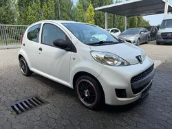 Weiß Gebraucht 2010 Peugeot 107 Kleinwagen | 2.500 € (Fairer Preis)
