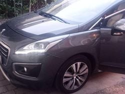 Grau Gebraucht 2015 Peugeot 3008 Allure Kombi | 5.500 € (Guter Preis)