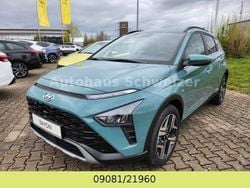 Mangrove green / mic Gebraucht 2024 Hyundai Bayon Prime SUV | 22.990 € (Fairer Preis)