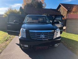 Beige Gebraucht 2009 Cadillac Escalade SUV | 16.250 € (Etwas zu teuer)