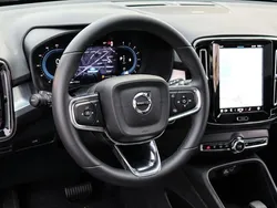 Andere farbe Gebraucht 2024 Volvo XC40 Plus SUV | 41.140 € (Etwas zu teuer)