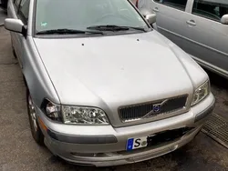 Silber Gebraucht 2002 Volvo V40 Kombi | 1.900 € (Fairer Preis)