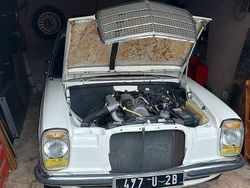 Weiß Gebraucht 1976 Mercedes 240 Limousine | 10.800 €