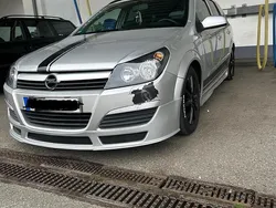 Silber Gebraucht 2005 Opel Astra Kombi | 2.600 € (Teuer)