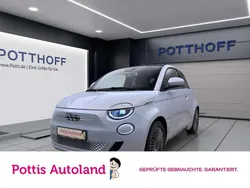 Himmelblau perlmutteffekt Gebraucht 2022 Fiat 500e Icon Cabrio | 22.777 € (Fairer Preis)