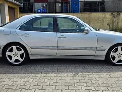 Silber Gebraucht 1999 Mercedes E430 AMG Limousine | 3.699 €