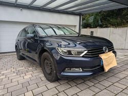 Blau Gebraucht 2016 VW Passat Comfortline Kombi | 9.890 € (Guter Preis)