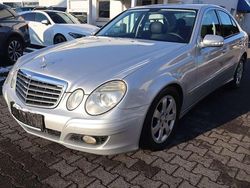 Iridiumsilber metalliclack Gebraucht 2008 Mercedes E220 Classic Limousine | 5.990 € (Fairer Preis)