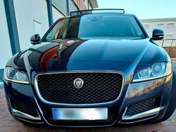 Schwarz Gebraucht 2015 Jaguar XF Portfolio Limousine | 13.600 € (Fairer Preis)