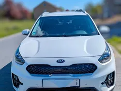 Weiß Gebraucht 2020 Kia Niro 2 SUV | 21.200 € (Etwas zu teuer)