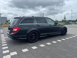 Schwarz Gebraucht 2011 Mercedes C250 AMG line Kombi | 9.950 € (Fairer Preis)