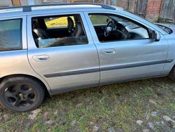 Silber Gebraucht 2000 Volvo V70 Kombi | 900 €