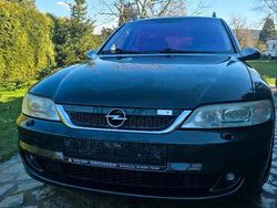 Schwarz Gebraucht 2001 Opel Vectra Kombi | 650 € (Superpreis)
