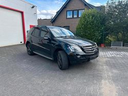 Schwarz Gebraucht 2008 Mercedes ML320 SUV | 8.500 €