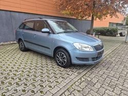 Sedamodra satine/satine blau Gebraucht 2010 Skoda Fabia Kleinwagen | 4.490 € (Fairer Preis)