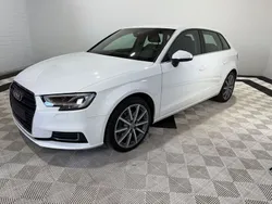 Weiß Gebraucht 2019 Audi A3 Sportback Sport Limousine | 20.229 € (Fairer Preis)