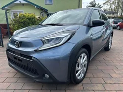 Grau Gebraucht 2024 Toyota Aygo Business Edition Kleinwagen | 10.999 € (Superpreis)