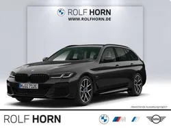 Saphirschwarz metallic Gebraucht 2022 BMW 530e M Sport Kombi | 38.380 € (Fairer Preis)
