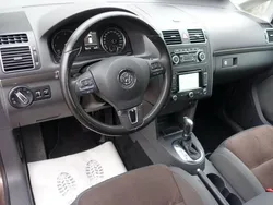 Braun Gebraucht 2011 VW Touran Van / Kleinbus | 8.700 € (Guter Preis)