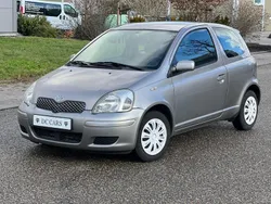 Silber Gebraucht 2004 Toyota Yaris Sol Kleinwagen | 1.650 € (Fairer Preis)
