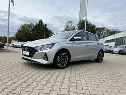 Sleek silver metallic Gebraucht 2021 Hyundai i20 Select Kleinwagen | 14.990 € (Fairer Preis)