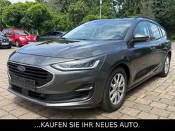 Grau Gebraucht 2022 Ford Focus Cool & Connect Limousine | 14.950 € (Superpreis)