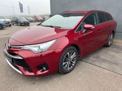 Rot Gebraucht 2017 Toyota Avensis Edition-S Kombi | 13.990 € (Fairer Preis)