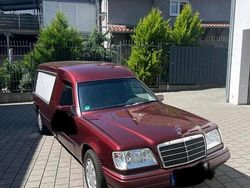 Rot Gebraucht 1991 Mercedes E250 Kombi | 5.500 €