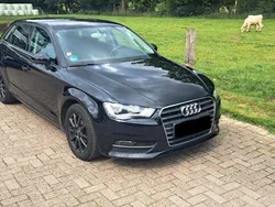 Schwarz Gebraucht 2013 Audi A3 Sportback Attraction Kombi | 8.900 € (Fairer Preis)