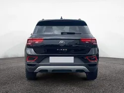 Schwarz Gebraucht 2024 VW T-Roc Life SUV | 29.949 € (Fairer Preis)