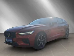 Rot Gebraucht 2024 Volvo V60 Plus Kombi | 58.330 €