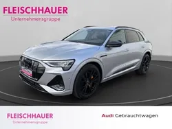 Silber Gebraucht 2022 Audi e-tron S-Line SUV | 44.990 € (Fairer Preis)