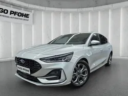 Moondust silver metallic Gebraucht 2024 Ford Focus ST-Line X Limousine | 25.850 € (Guter Preis)