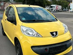 Gelb Gebraucht 2006 Peugeot 107 Kleinwagen | 1.000 € (Fairer Preis)