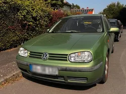 Grün Gebraucht 2001 VW Golf IV Kleinwagen | 1.049 €