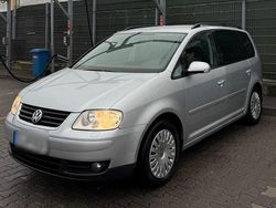 Grau Gebraucht 2005 VW Touran Van / Kleinbus | 3.200 € (Fairer Preis)