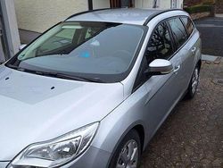 Silber Gebraucht 2013 Ford Focus Trend Kombi | 2.800 € (Guter Preis)