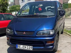 Blau Gebraucht 1998 Mitsubishi Space Gear Van / Kleinbus | 3.500 €